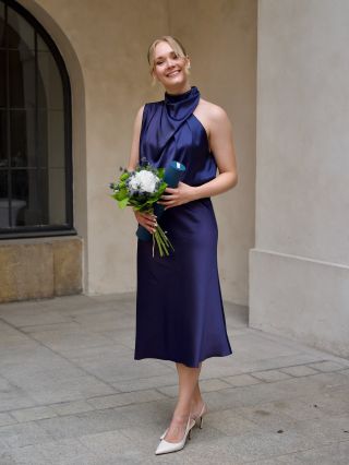 Na promoce a takto chic? Je to jednoduché, nechte si ušít “šaty”, které se skládaji z halenky a sukně. Veřte, že u takto...