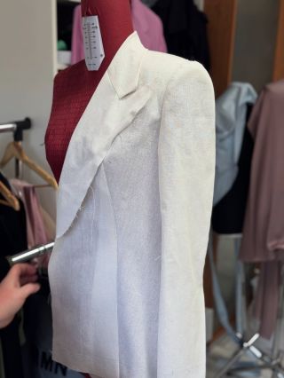 Tvoříme, vyrábíme, nekončime… na předposlední foto vidíte náš pánský domácí bambusový set v akci 🤍 blond, James blond.